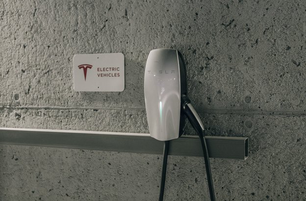 Ricaricare veicoli TESLA e eletrici